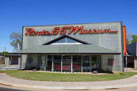 Téléchargez les photos : Extérieur du musée de la Route 66 à Clinton, Oklahoma - en image libre de droit