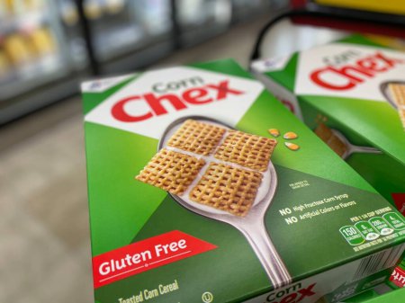 Téléchargez les photos : Grovetown, Ga USA - 01 06 23: grocery store Chex cereal gluten free - en image libre de droit