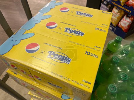 Foto de Grovetown, Ga USA - 03 03 23: Tienda de comestibles con sabor a Pepsi cola mini 10 pack - Imagen libre de derechos