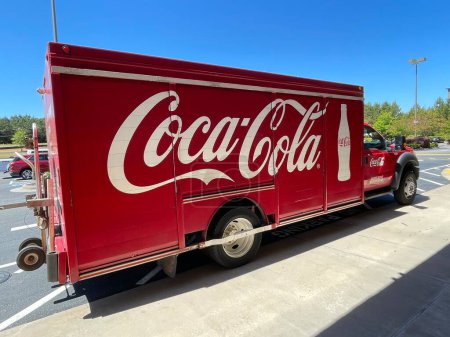 Foto de Grovetown, Ga USA - 05 13 22: Un camión de reparto de Coca Cola - Imagen libre de derechos