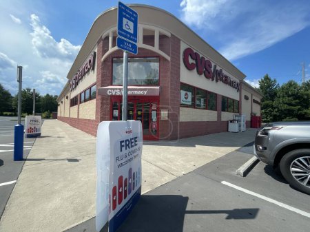 Foto de Grovetown, Ga USA - 09 08 23: CVS Farmacia y tienda al por menor frente a la entrada - Imagen libre de derechos