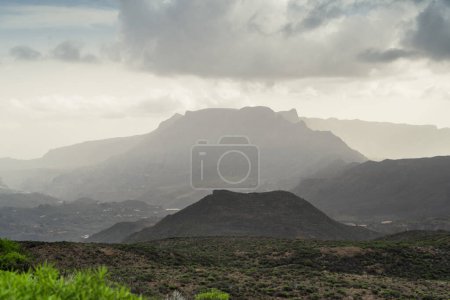 Vue panoramique. Paysage de San Bartolom de Tirajana par une journée nuageuse. Gran Canaria. Pays-Bas
