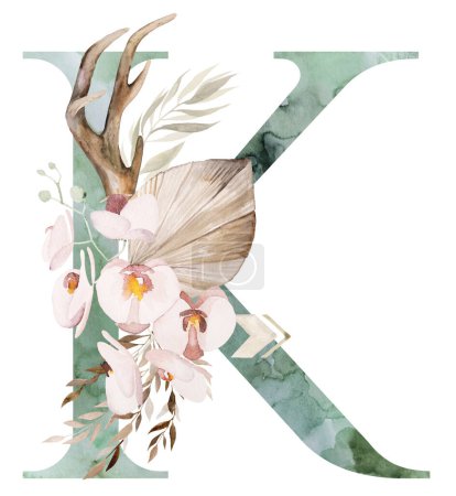 Téléchargez les photos : Watercolor green letter K with brown antlers, Beige tropical flowers, dried palm leaves and pampas grass, bohemian alphabet isolated illustration. Element for boho and ethnic wedding stationery - en image libre de droit