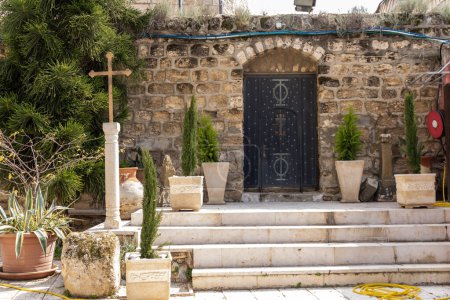 Foto de Kfar Cana Febrero 24, 2023 Exterior de la Iglesia ortodoxa griega de San Jorge, la iglesia nupcial en Kfar Cana Israel. - Imagen libre de derechos
