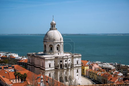 Foto de Vista del Panteón Nacional de la Iglesia de Santa Engracia en Lisboa, Portugal - Imagen libre de derechos