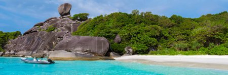 Photo for Turqouse colored ocean and white beach at the tropical Island Similan Island Thailand. - Royalty Free Image