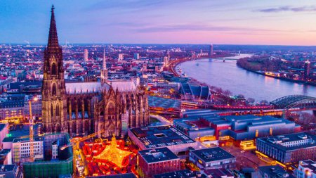 Cologne Allemagne Vue du marché de Noël depuis un drone