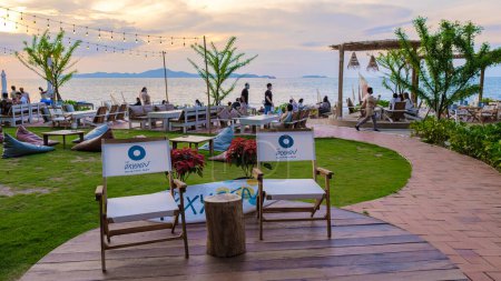 Téléchargez les photos : Pattaya Thaïlande Décembre 2022, vue au café restaurant l'oasis d'oxygène en bord de mer à Pattaya Thaïlande. - en image libre de droit