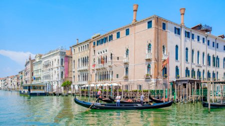 Foto de Canales de Venecia Italia durante el verano en Europa, Arquitectura y monumentos de Venecia. Italia Europa junio 2020. - Imagen libre de derechos