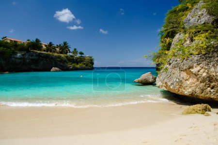Foto de Playa Lagun Beach Curazao, Lagun Beach Curazao una pequeña isla en el Caribe. playa tropical blanca en la isla caribeña de Curazao - Imagen libre de derechos