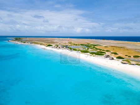 Téléchargez les photos : Klein Curaçao île avec plage tropicale à l'île caribéenne de Curaçao Caraïbes. - en image libre de droit