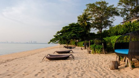 Foto de La hermosa playa de Bangsaray Pattaya Tailandia al atardecer - Imagen libre de derechos