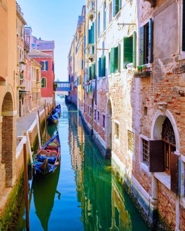 Téléchargez les photos : Canaux de Venise Italie pendant l'été en Europe, Architecture et monuments de Venise. Italie Europe - en image libre de droit