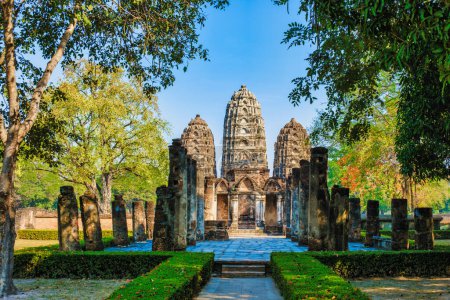 Téléchargez les photos : Wat Si Sawai, vieille ville de Sukhothai, Thaïlande. Ancienne ville et culture de l'Asie du Sud Thaïlande, parc historique de Sukothai - en image libre de droit