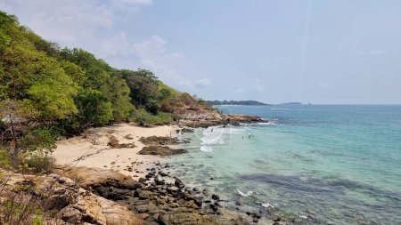 Koh Samet Island Thaïlande, vue sur une baie avec une plage et turqouse couleur océan