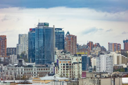 Foto de Kiev, Ucrania 24 de abril de 2023: Las calles de la ciudad de Kiev - Imagen libre de derechos