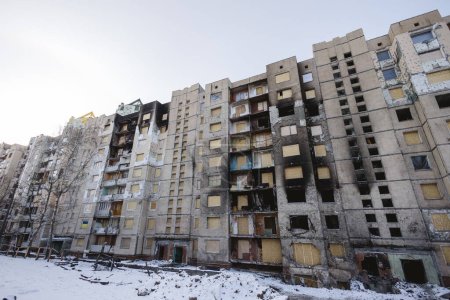 Foto de Un edificio residencial bombardeado por el ejército ruso. Kiev, Ucrania. - 3 de enero de 2024 - Imagen libre de derechos