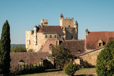 Photo for Beynac-et-Cazenac, Nouvelle-Aquitaine, France - 11th October 2023: Built in the 12th century and conquered by Richard the Lionheart during the 100 years war, Chateau de Beynac sits over the Dordogne river in France - Royalty Free Image