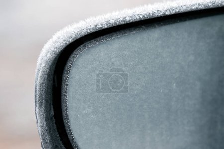 Foto de Side view mirror covered with hoarfrost. frosty morning - Imagen libre de derechos