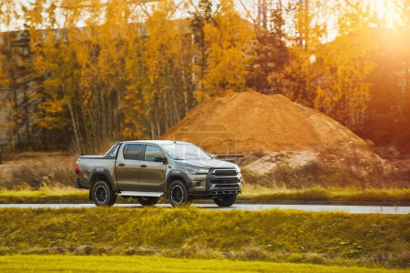 Experience the Thrill of Off-Road Driving in a Modern and Utilitarian Pickup