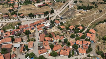 Téléchargez les photos : A drone photograph of the Divrigi district of Sivas. Bird's eye view of the old city center of Divrigi. Divrigi, Sivas, Turkey. - en image libre de droit