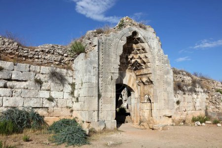 Die Karawanserei Evdir Han wurde 1210-1219 während der anatolischen Seldschukenzeit erbaut. Die Karawanserei liegt derzeit in Trümmern. Antalya, Türkei.