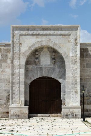 Téléchargez les photos : Cardak Caravansera, période seldjoukide d'Anatolie, a été construit en 1230. Le caravansérail a été construit par Esededdin Ayaz bin Abdullah el Shahabi. Denizli, Turquie. - en image libre de droit