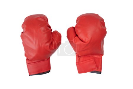 Téléchargez les photos : Une paire de gants de boxe en cuir rouge isolés sur fond blanc. - en image libre de droit