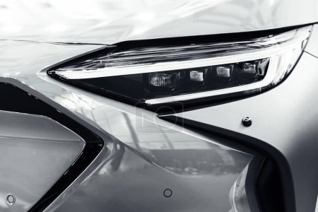 Foto de Detalle de un coche moderno. Luz de cabeza - Imagen libre de derechos