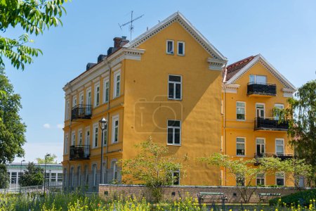 Elegantes y confortables edificios residenciales modernos en Europa