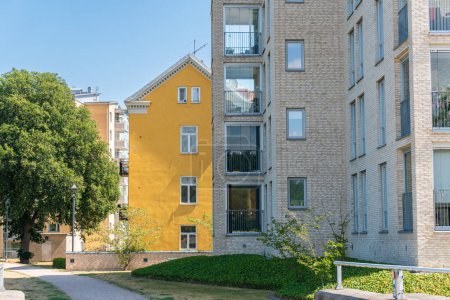 Elegantes y confortables edificios residenciales modernos en Europa