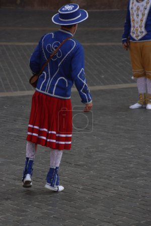 Téléchargez les photos : Expositions de danse folklorique basque - en image libre de droit