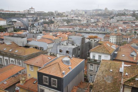 Téléchargez les photos : Maisons dans le centre de Porto, Portugal - en image libre de droit