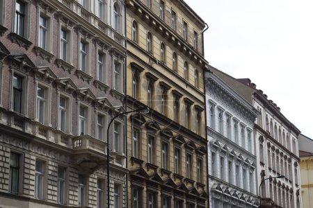 Arquitectura clásica en el centro de Praga, República Checa