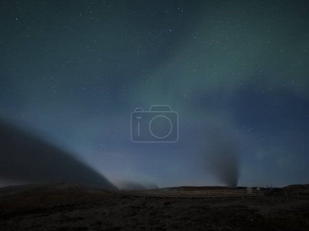 Téléchargez les photos : Paysage avec aurores boréales, Aurora borealis au-dessus de la péninsule de Reykjanes, Islande - en image libre de droit