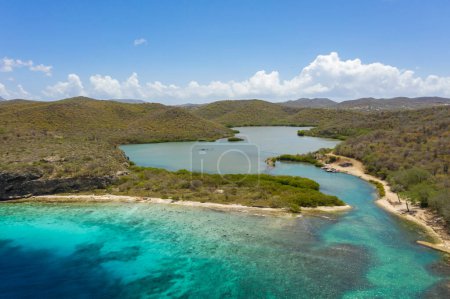 Téléchargez les photos : Vue aérienne sur la baie de San Juan - Curaçao, Caraïbes, Antilles néerlandaises - en image libre de droit