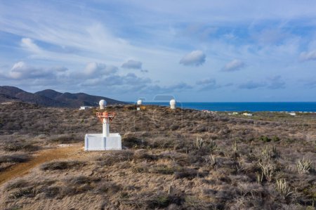 Téléchargez les photos : Vue aérienne sur Watamula du côté ouest de Curaao / Caraïbes / Antilles néerlandaises avec vue sur le vieux phare - en image libre de droit