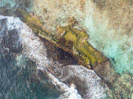 Téléchargez les photos : Le motif de la côte caribéenne - vue aérienne - prise de vue en haut - en image libre de droit