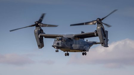 Photo for Fairford, UK - 14th July 2022: USAF military aircraft Bell/Boeing MV-22B Osprey in flight landing at airfield - Royalty Free Image