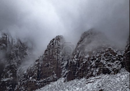 Neuschnee im Zion Canyon am Zion National Park, Utah