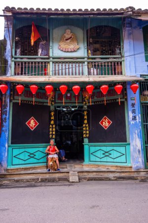 Foto de Hoi An city, Vietnam - 11 August 2022: view of Hoi An ancient town, UNESCO world heritage, at Quang Nam province. Vietnam. Hoi An is one of the most popular destinations in Vietnam - Imagen libre de derechos
