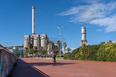 Téléchargez les photos : Barcelone, Espagne-1er novembre 2023. TERSA Biogaz Energy Utilization Plant, production et commercialisation d'énergie électrique, à partir de l'ancien collecteur de gaz Garraf. - en image libre de droit