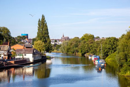 Téléchargez les photos : Vue de la rivière Weir à Chester - en image libre de droit