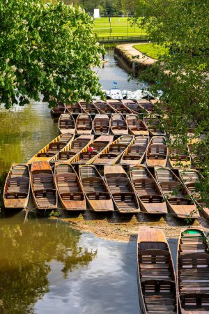Téléchargez les photos : Bateaux sur la rivière Cherwell. Oxford, Oxfordshire, Angleterre - en image libre de droit
