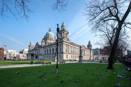 Téléchargez les photos : Belfast City Hall est le bâtiment civique du conseil municipal de Belfast situé à Donegall Square, Belfast, Irlande du Nord.. - en image libre de droit