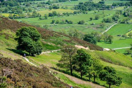 Téléchargez les photos : Vue d'observation au parc national du district de Peak, comté de Derbyshire, Royaume-Uni. - en image libre de droit