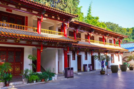 Téléchargez les photos : KUNMING, CHINE - 02 OCT 2023 - Yuantong Kunming Temple du Yunnan, Chine. - en image libre de droit