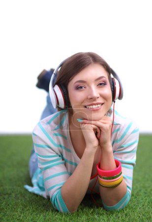 Foto de Mujer joven escuchando la música
 . - Imagen libre de derechos