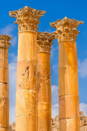 Téléchargez les photos : Jerash, Jordanie close-up Temple d'Artémis colonnes dans l'ancienne ville romaine de Gerasa, Jarash préréglé - en image libre de droit