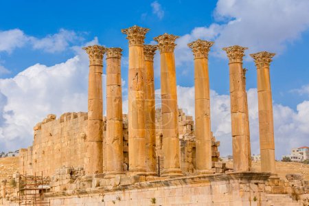 Téléchargez les photos : Jerash, Jordan Temple of Artemis in the ancient Roman city of Gerasa, preset-day Jarash - en image libre de droit